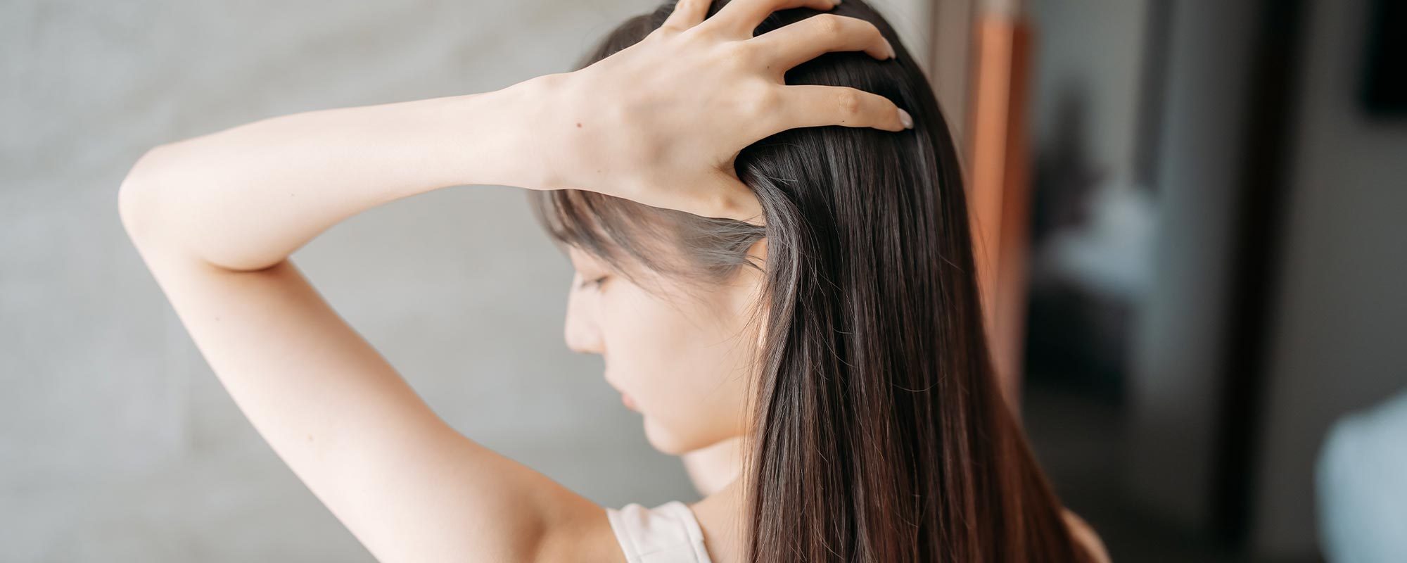 硬い髪で悩んでいる人必見！柔らかく見せるコツ＆おすすめスタイリング術