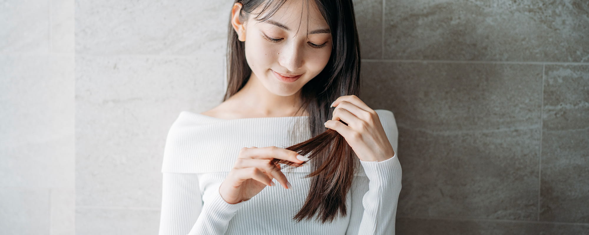 髪が乾燥する原因はこれ！プロによるパサつきを防ぐ9つの対処法