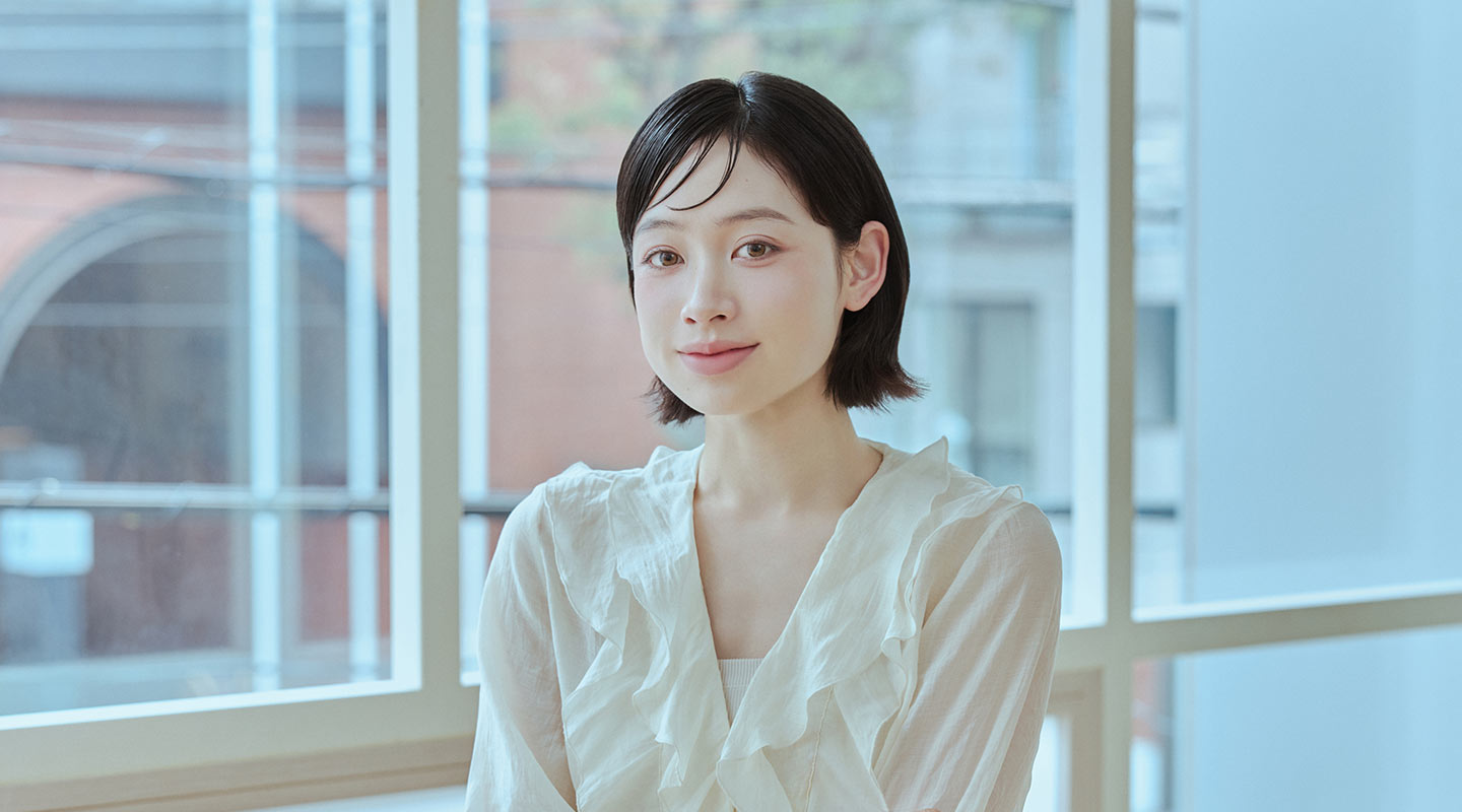 2. 束感タイト前髪で大人っぽく