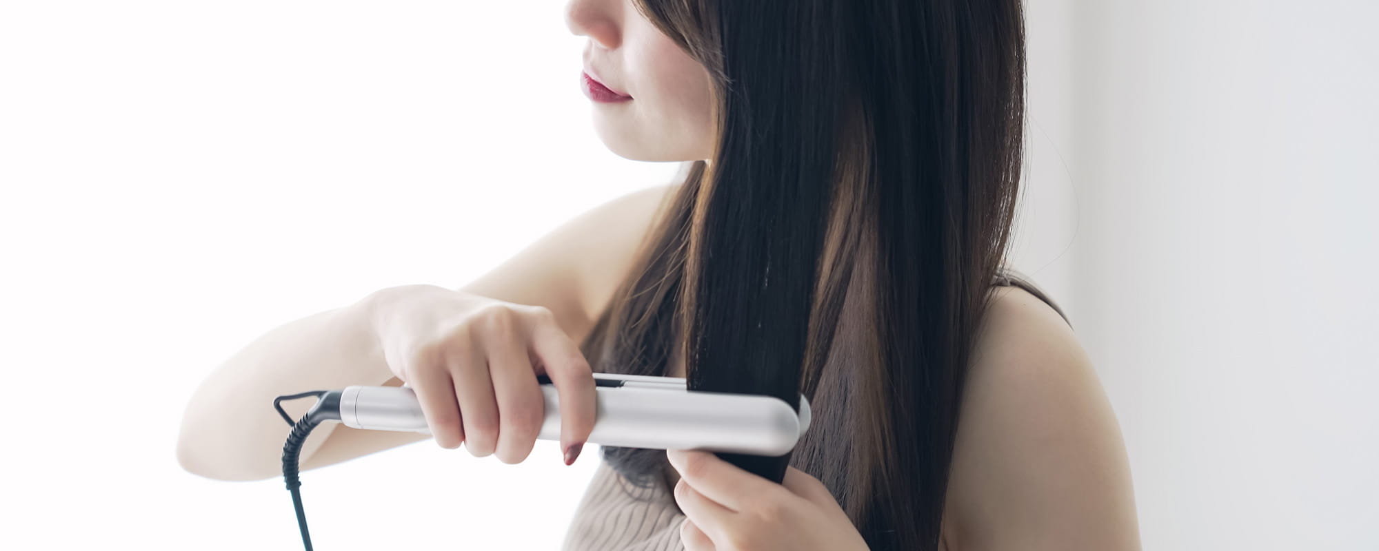 【初心者向け】おすすめのヘアアイロンの選び方｜髪を傷めない使い方も紹介
