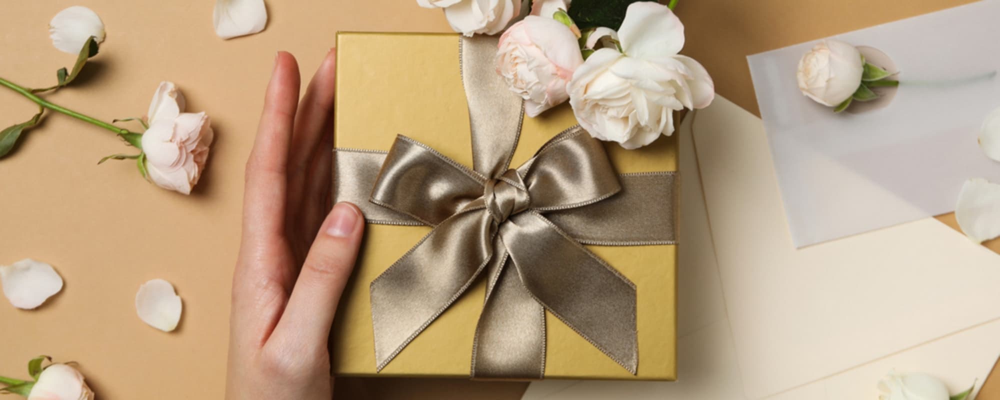 結婚祝いでもらって嬉しいプレゼントは何？｜相場・マナー・予算別の選び方を徹底解説