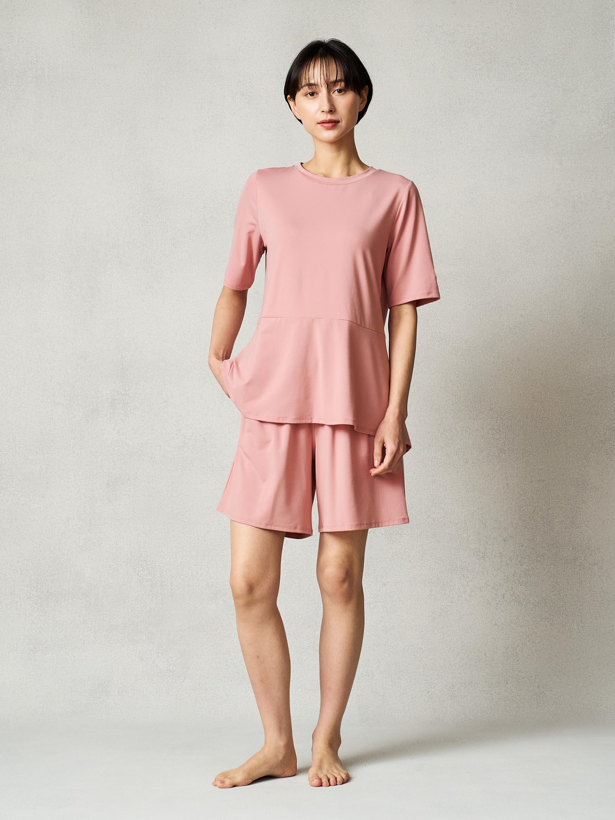 ストレッチスムース ショートスリーブプルオーバー&ショートパンツ/WOMEN
