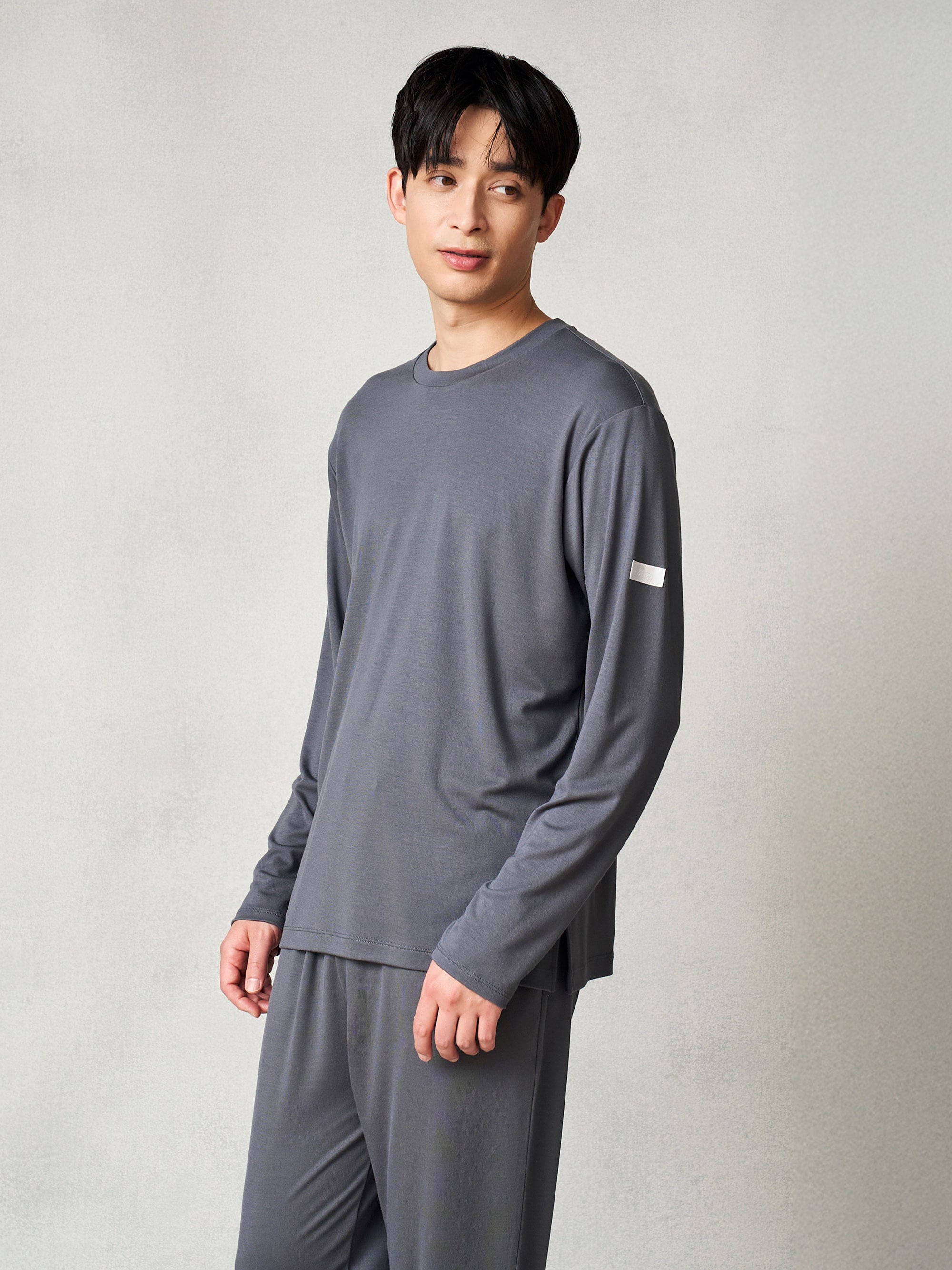 リファ バイタルテック モイストスムース ロングスリーブプルオーバー/MEN ダークグレー SS