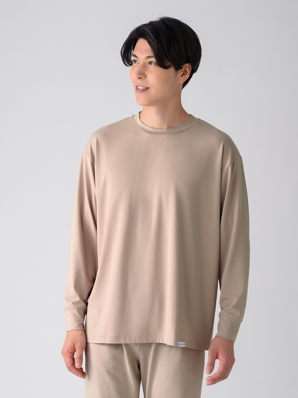 モデル:180cm / Lサイズ着用