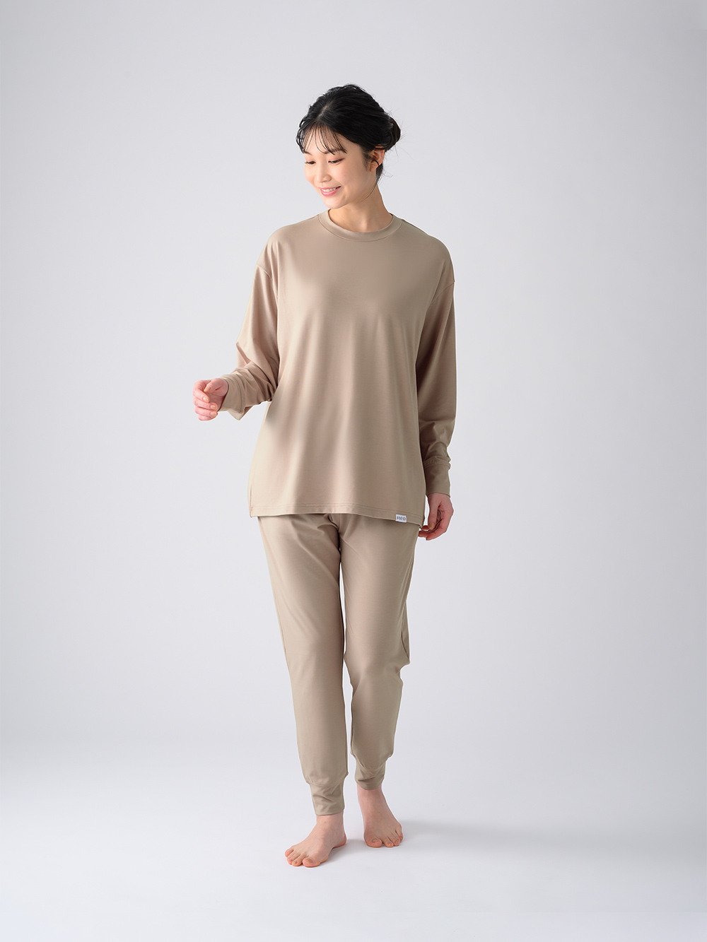 モデル:166cm / Sサイズ着用