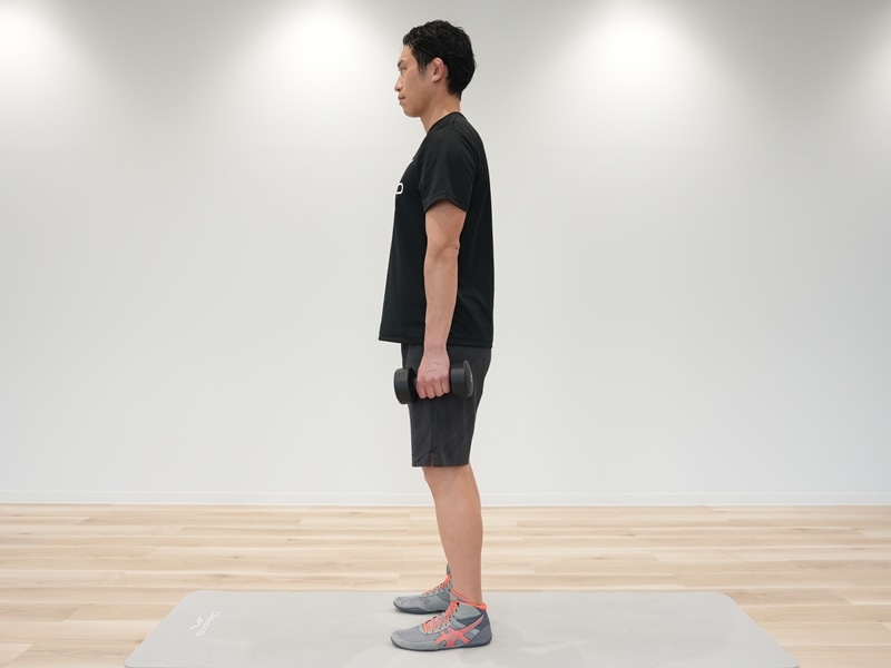 広背筋・脊柱起立筋のトレーニング｜ダンベルデッドリフト