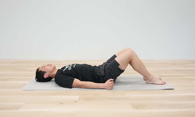 僧帽筋・広背筋を鍛えるトレーニング｜リバースエルボープッシュアップ